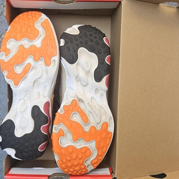 Nike  Sneakers with Purple and Black Soles - Picture 3 of 9